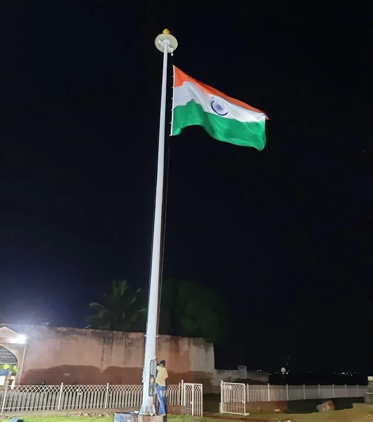 12-meter-flag-mast-pole-1000x1000
