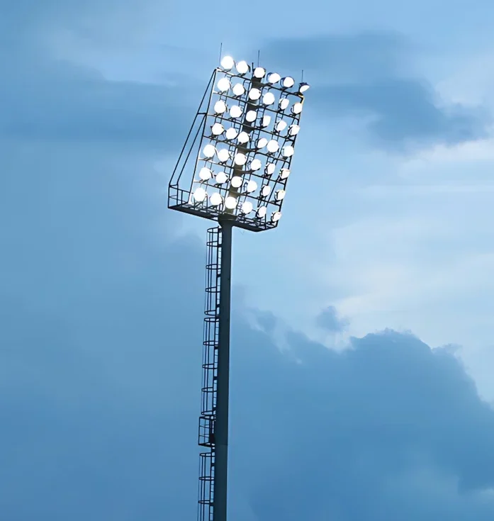 stadium-high-mast-lighting-pole-1000x1000